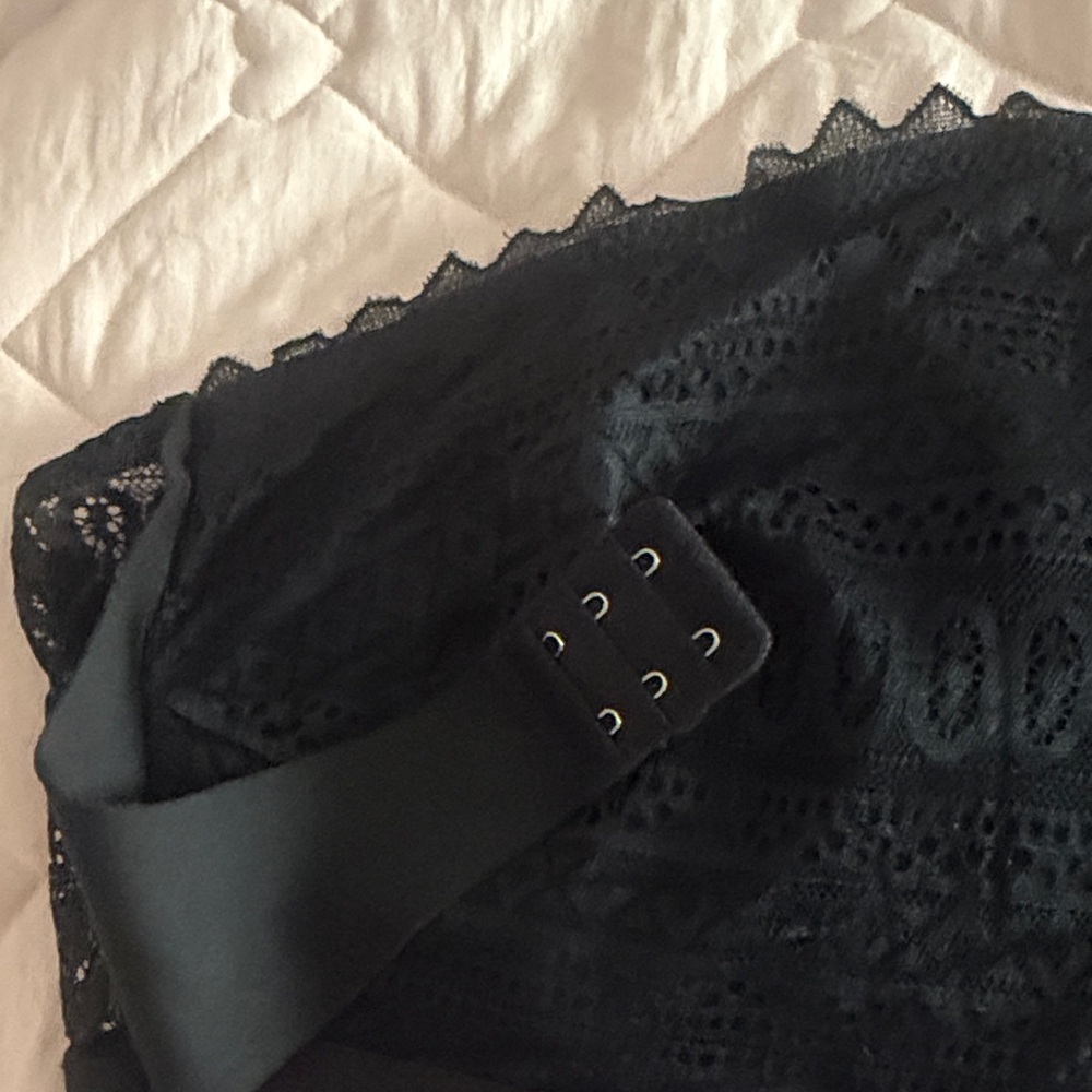 2 Elegant Lace Bralettes in Cream and Black, Like New - Picture 12 of 15